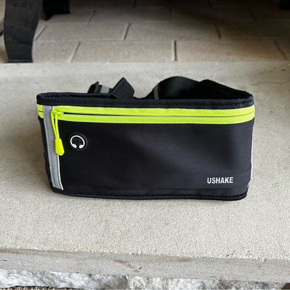 Black and Yellow Running Biking Belt Bag Zipper Pocket Adjustable - Picture 1 of 7